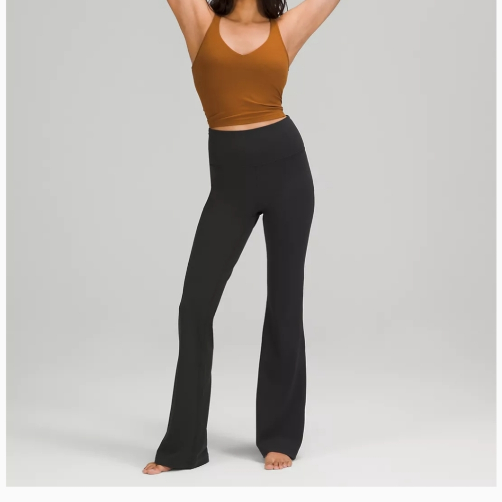 Lululemon Grove super high rise pant size 8 brand new without tag